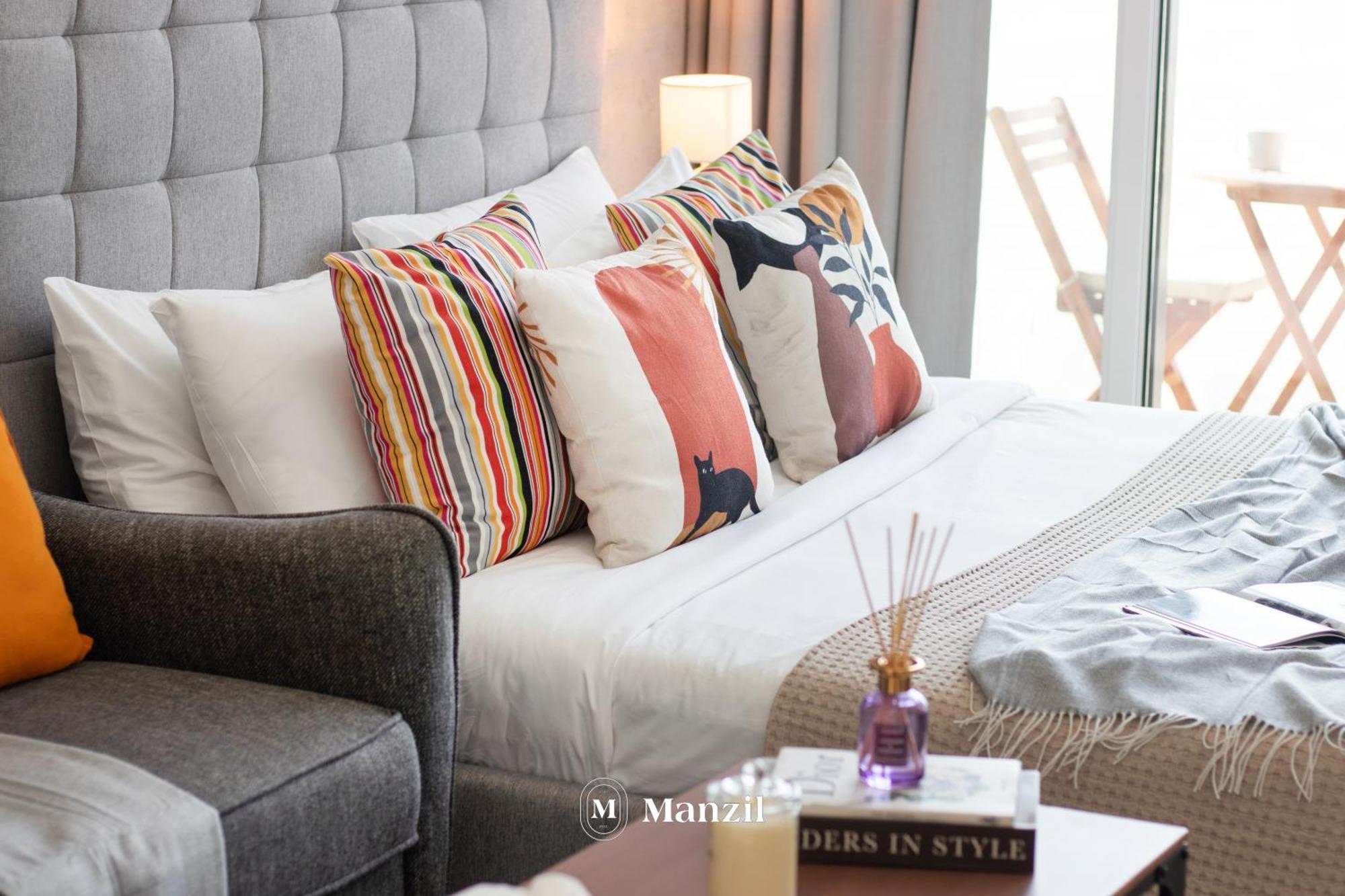 Manzil - Stylish Living In Jvc, Views And Pool *